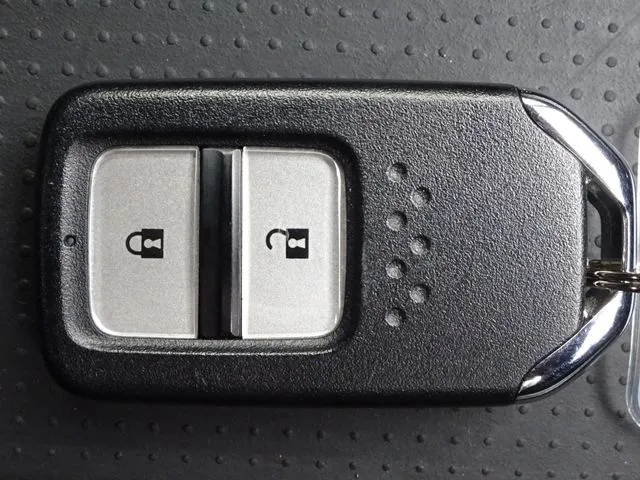 ホンダ　フィット　ｅ：ＨＥＶ