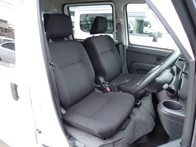 ハイゼットカーゴ（ダイハツ）の車両写真