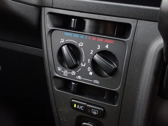 ハイゼットカーゴ（ダイハツ）の車両写真