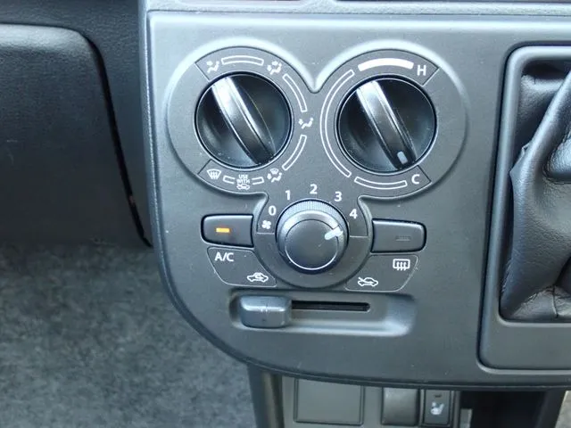 アルト 4WD(スズキ)の車両写真