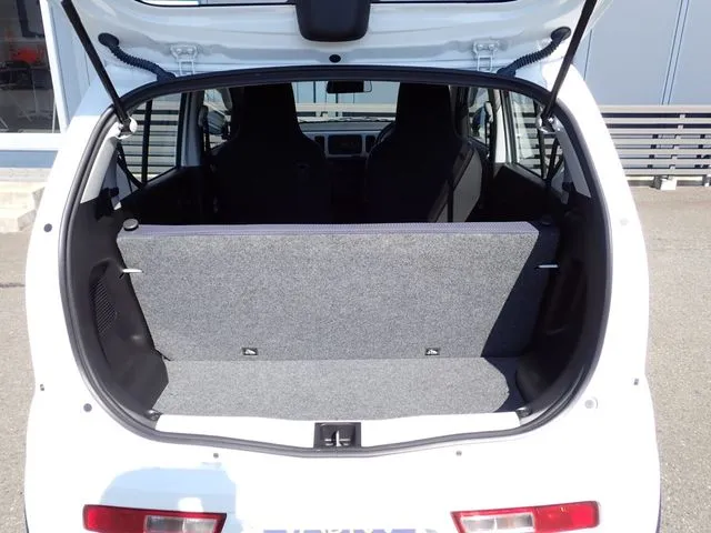 アルト 4WD(スズキ)の車両写真