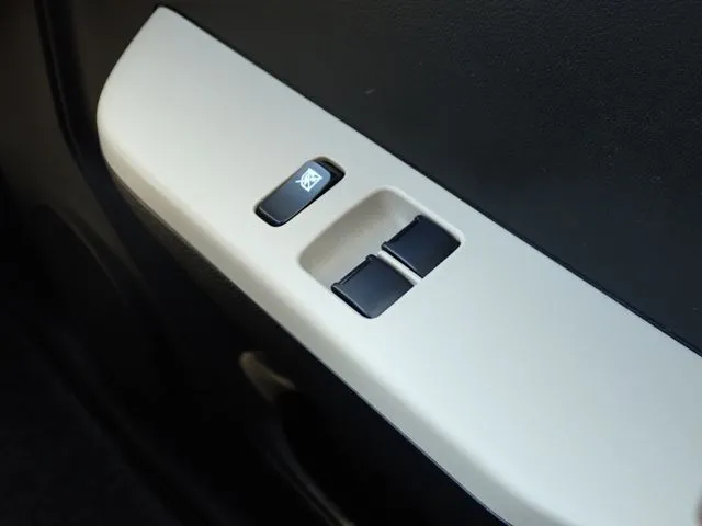 アルト 4WD(スズキ)の車両写真