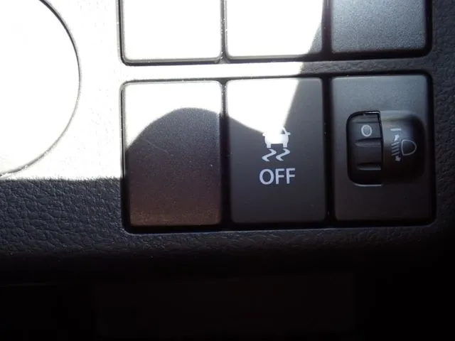 アルト 4WD(スズキ)の車両写真