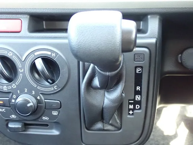 アルト 4WD(スズキ)の車両写真