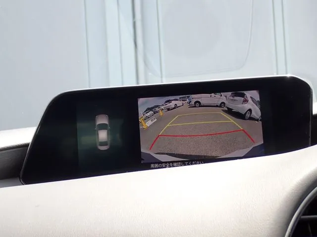 マツダ　ＭＡＺＤＡ３　セダン