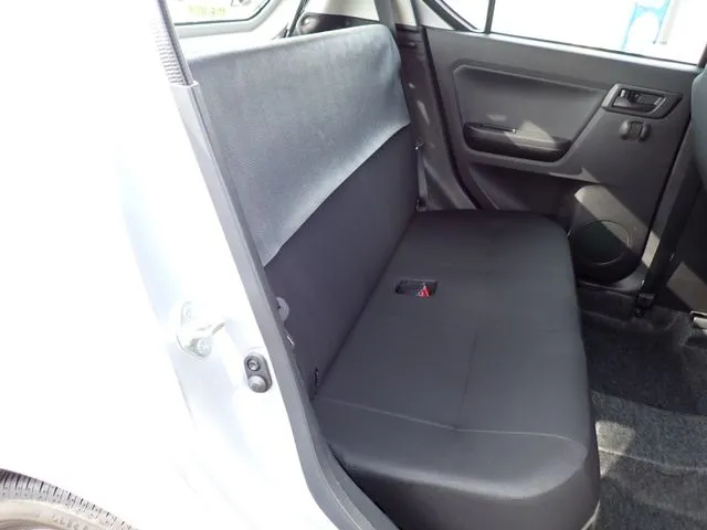 ミラ　イース（ダイハツ）の車両写真