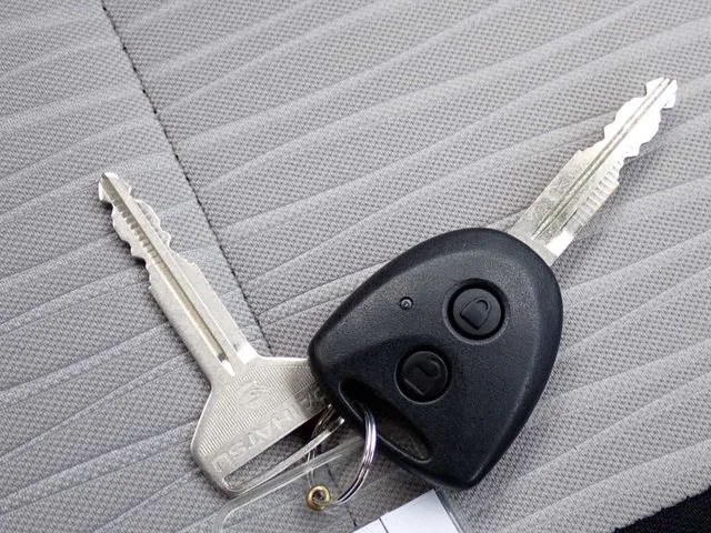 ミラ　イース（ダイハツ）の車両写真