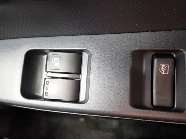 ミラ　イース（ダイハツ）の車両写真