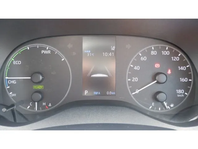 ヤリス ハイブリッド(トヨタ)の車両写真