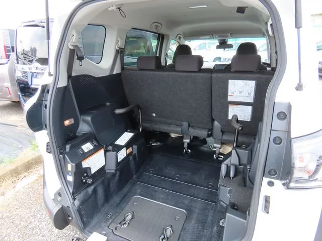 シエンタ(トヨタ)の車両写真