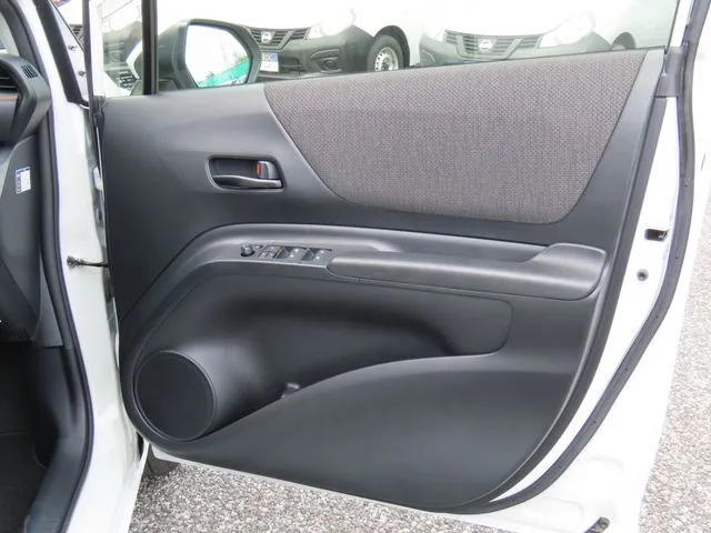 シエンタ(トヨタ)の車両写真