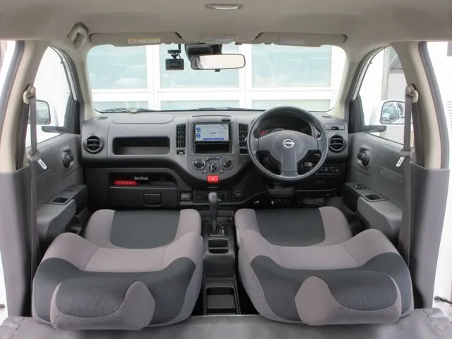 ニッサン　ＡＤ　４ＷＤ