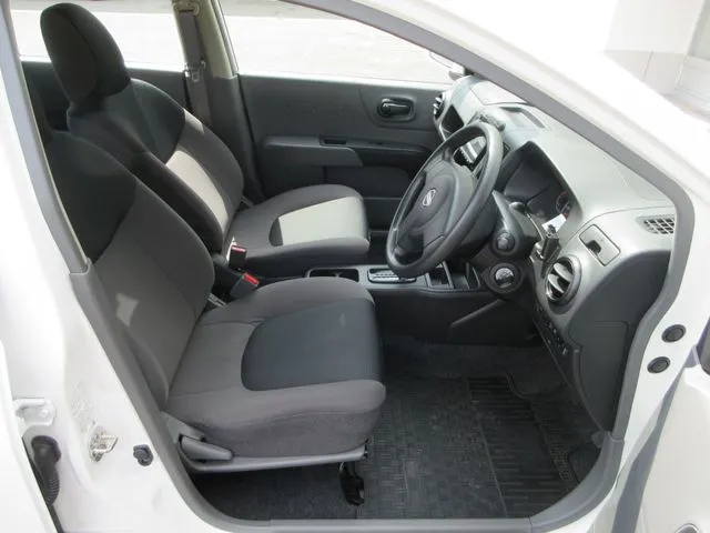 ニッサン　ＡＤ　４ＷＤ