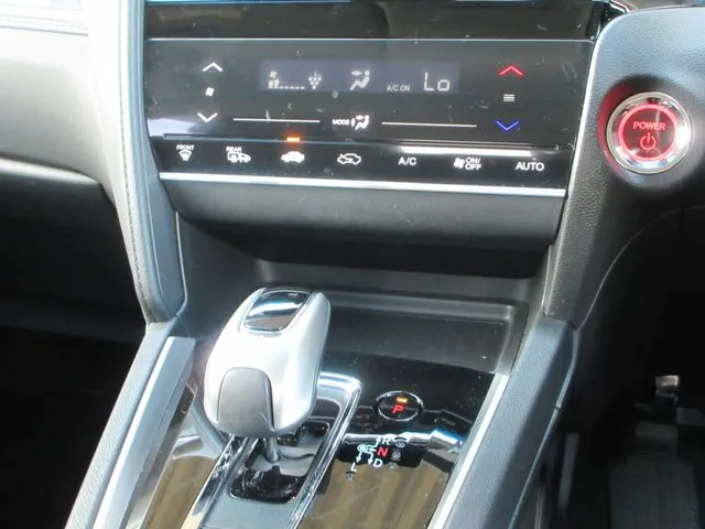 ホンダ　シャトル　ハイブリッド　４ＷＤ