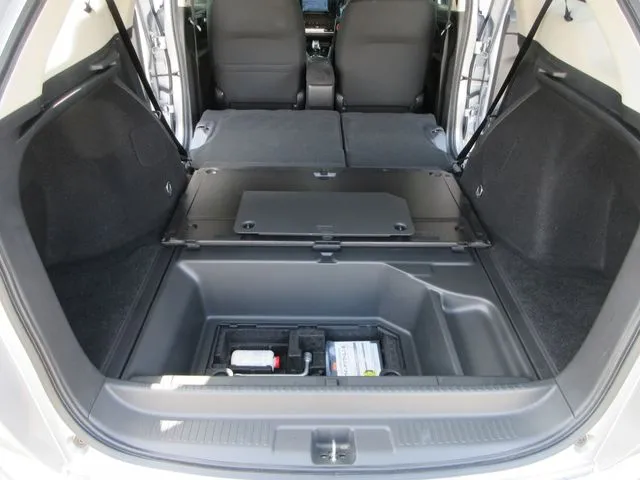 ホンダ　シャトル　ハイブリッド　４ＷＤ