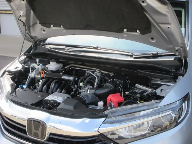 ホンダ　シャトル　ハイブリッド　４ＷＤ