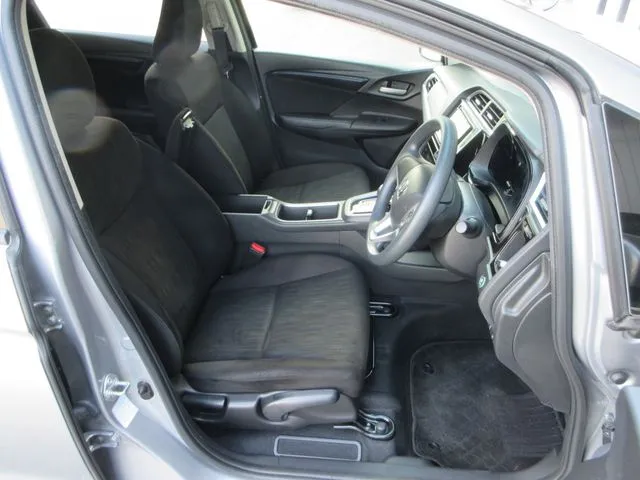 ホンダ　シャトル　ハイブリッド　４ＷＤ