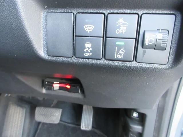 ホンダ　シャトル　ハイブリッド　４ＷＤ