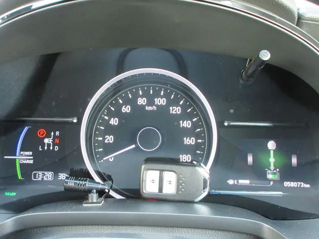 ホンダ　シャトル　ハイブリッド　４ＷＤ