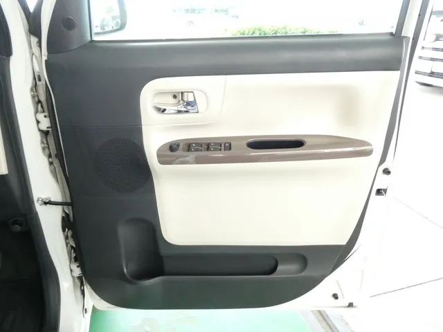 ムーヴ　キャンバス（ダイハツ）の車両写真