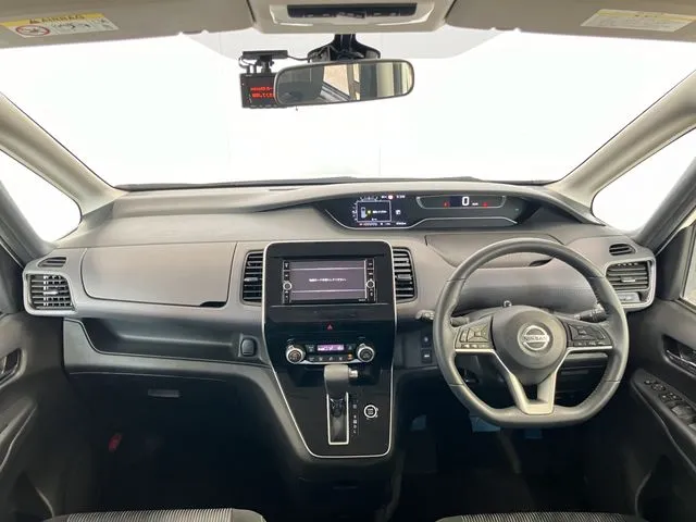 ニッサン セレナ Sハイブリッド