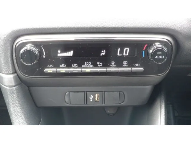 トヨタ ヤリス ハイブリッド