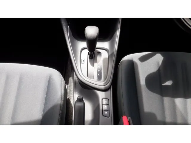 トヨタ ヤリス ハイブリッド