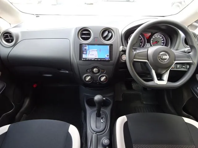 ニッサン　ノート