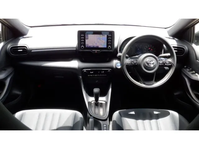 トヨタ ヤリス ハイブリッド