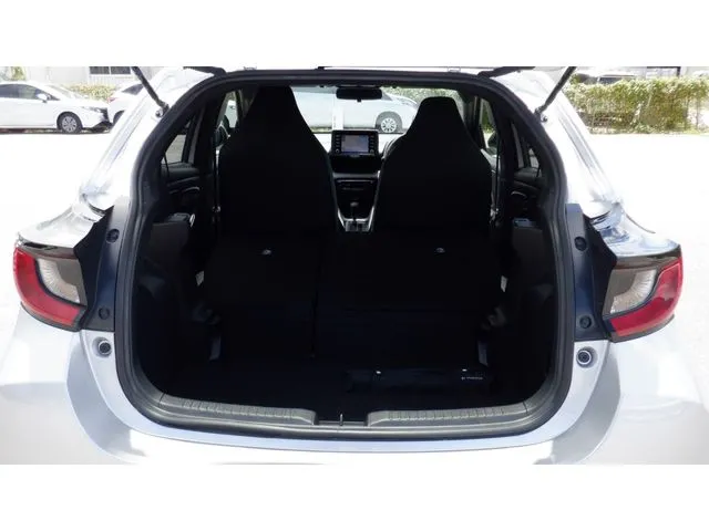 トヨタ ヤリス ハイブリッド