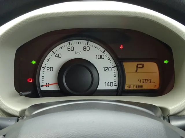 アルト　４ＷＤ（スズキ）の車両写真