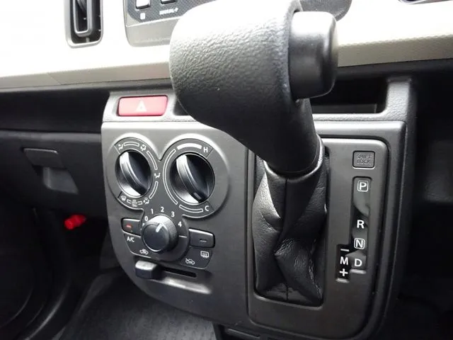 アルト　４ＷＤ（スズキ）の車両写真