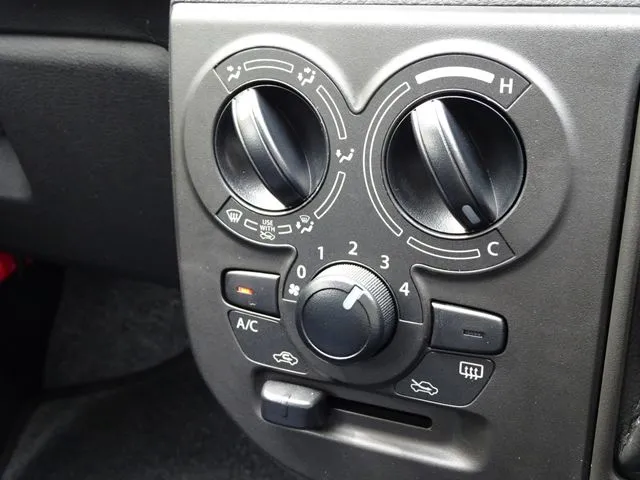 アルト　４ＷＤ（スズキ）の車両写真