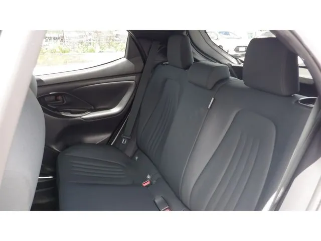 トヨタ ヤリス ハイブリッド