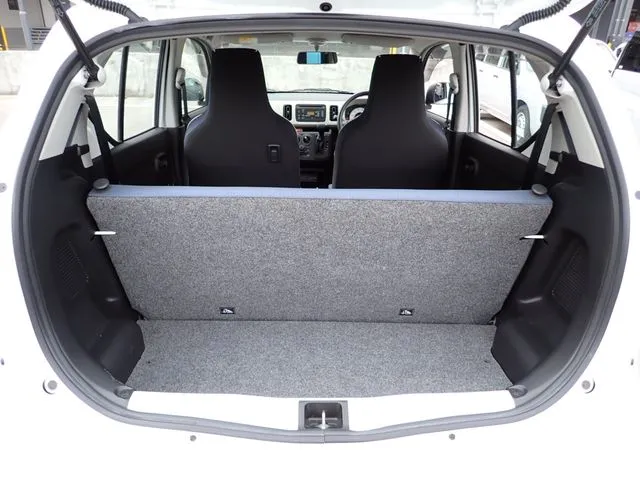 アルト　４ＷＤ（スズキ）の車両写真