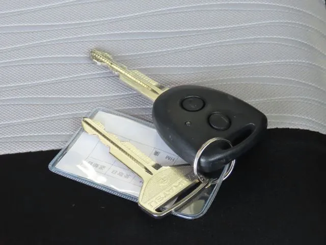 ダイハツ　ミラ　イース