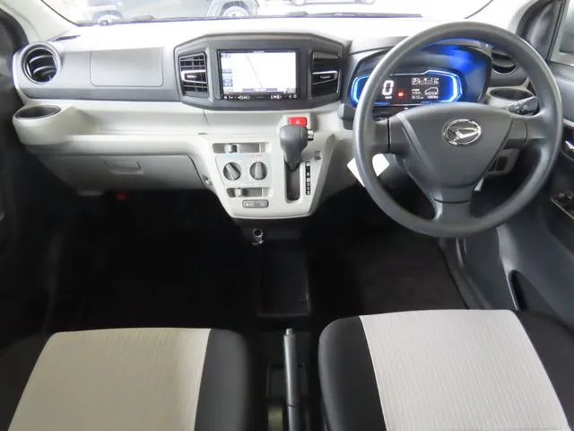 ダイハツ　ミラ　イース