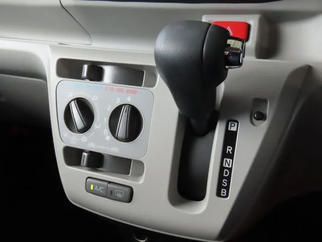 ダイハツ　ミラ　イース