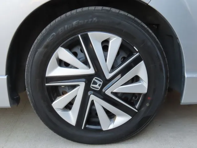 シャトル ハイブリッド(ホンダ)の車両写真