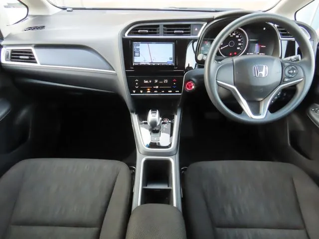 シャトル ハイブリッド(ホンダ)の車両写真