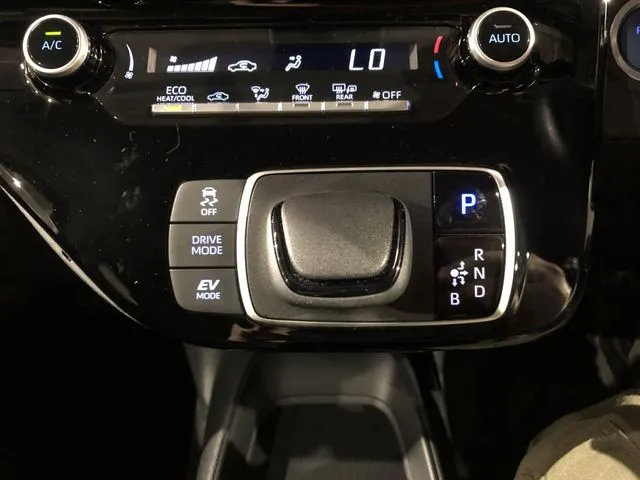 トヨタ　アクア