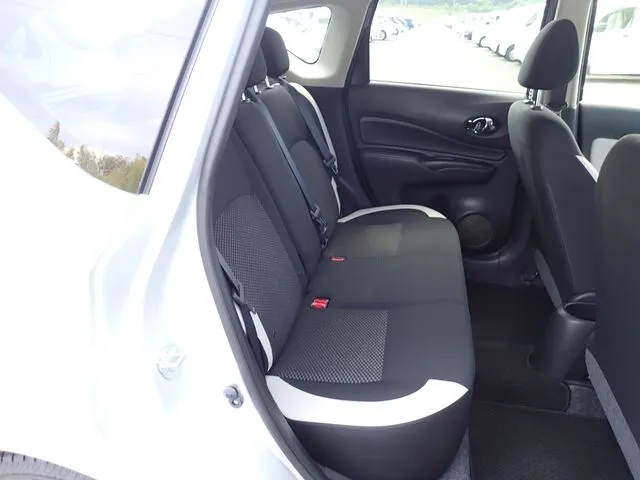 ノート（ニッサン）の車両写真