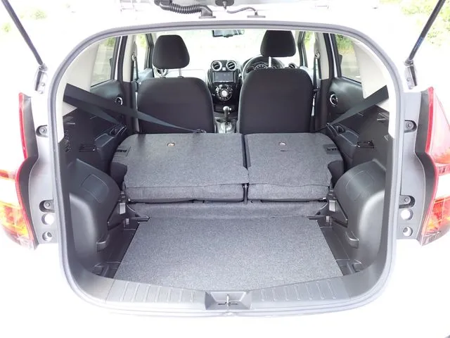 ノート（ニッサン）の車両写真