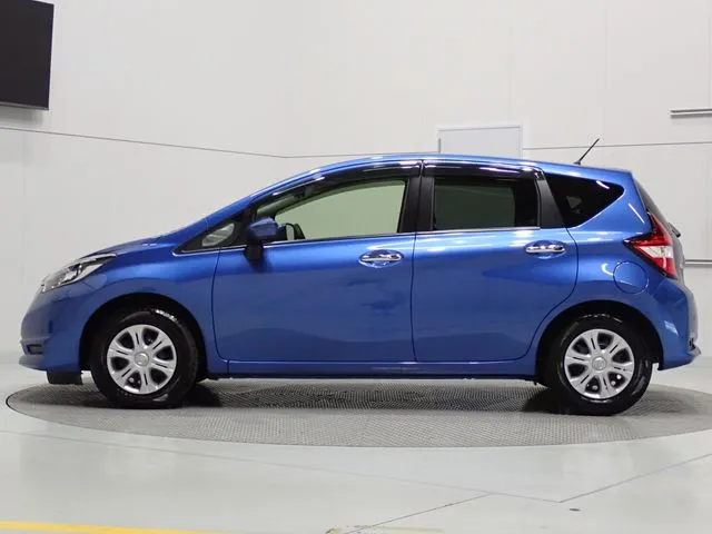 ニッサン　ノート