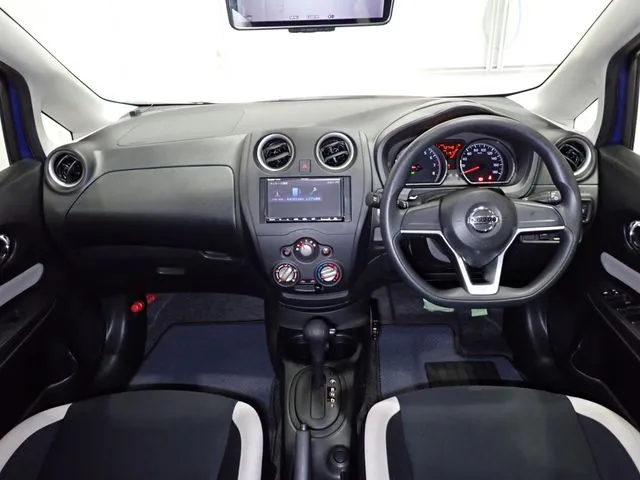 ニッサン　ノート