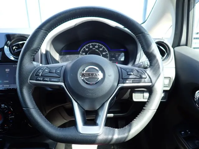 ニッサン　ノート