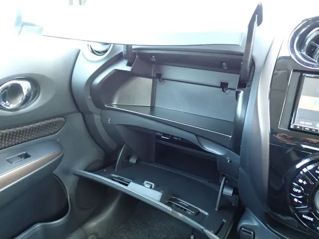 ニッサン　ノート