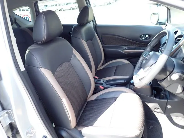 ニッサン　ノート