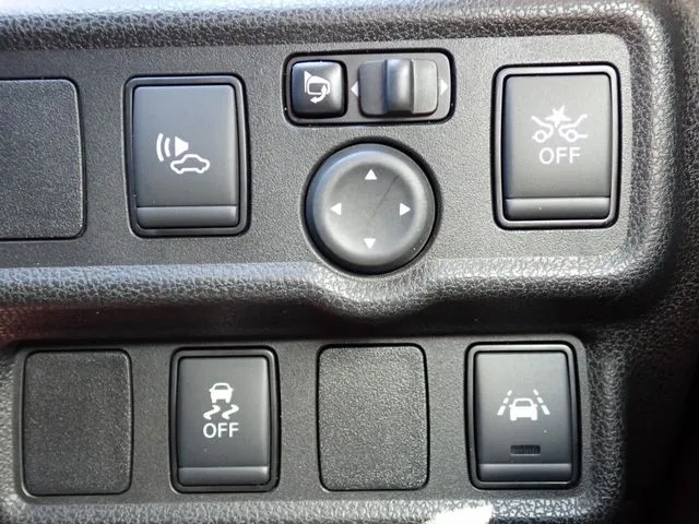 ニッサン　ノート