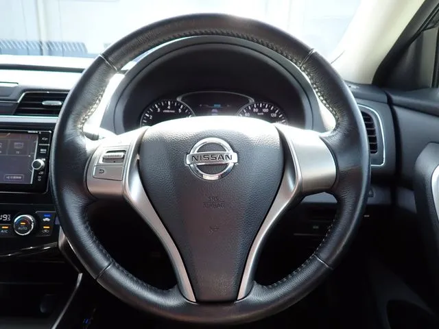 ニッサン　ティアナ